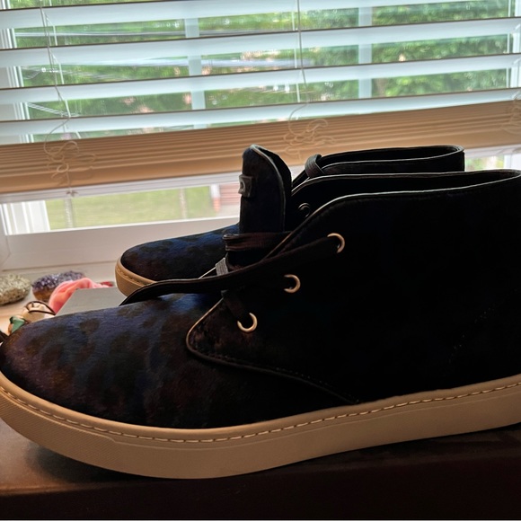 BRAND NEW WITH BOX, paperwork and dust bag D&G sneakers size 8 mens - Picture 10 of 16